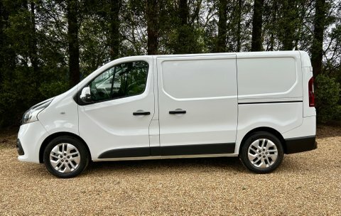 Renault Trafic Sport Nav Sl29 YH19SVC White #3