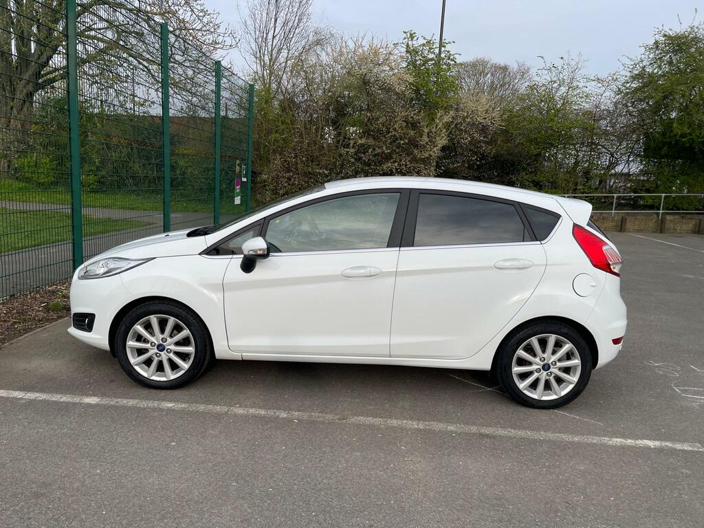 Ford Fiesta Petrol HG16ZHA White #5