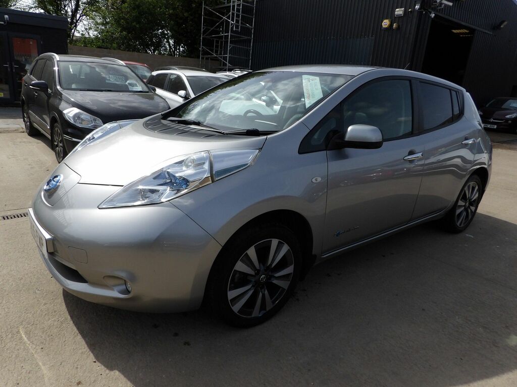Nissan Leaf 24Kwh Tekna Hatchback 107 Bhp Silver #3