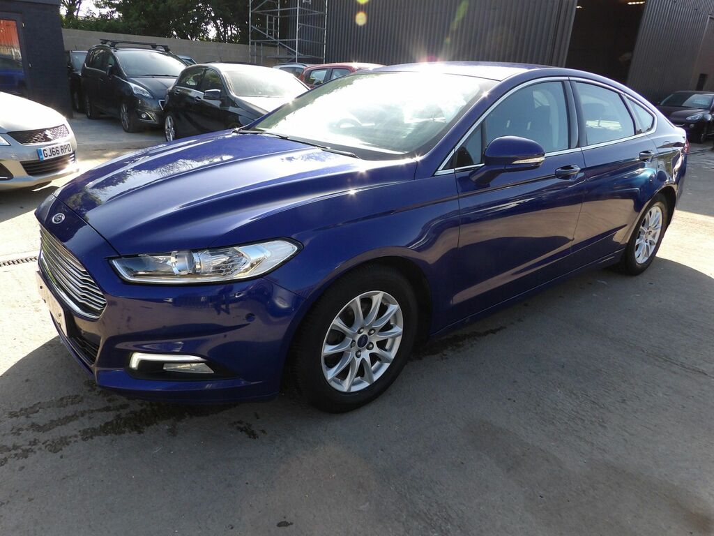 Ford Mondeo 2.0 Tdci Zetec Hatchback Euro 6 YA18RDU Blue #3