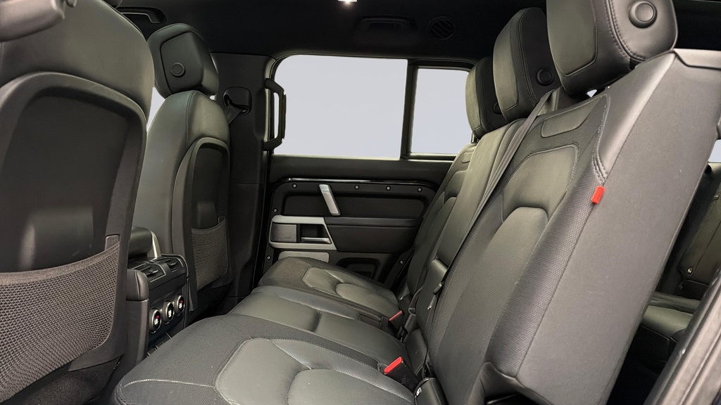 Land Rover Defender D300 X-dynamic Hse SP23TKJ Black #4