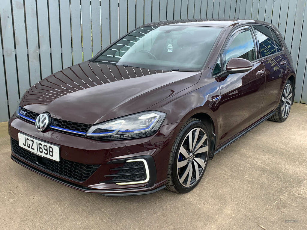 Volkswagen Golf 1.4 Tsi Gte Advance Dsg Red