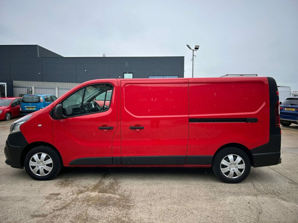 Renault Trafic Business 2.0D TGZ5033 #4