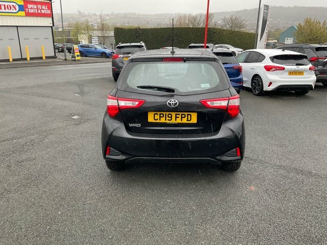 Toyota Yaris 1.5 Vvt-i Icon Tech Hatchback Eu CP19FPD Black #6