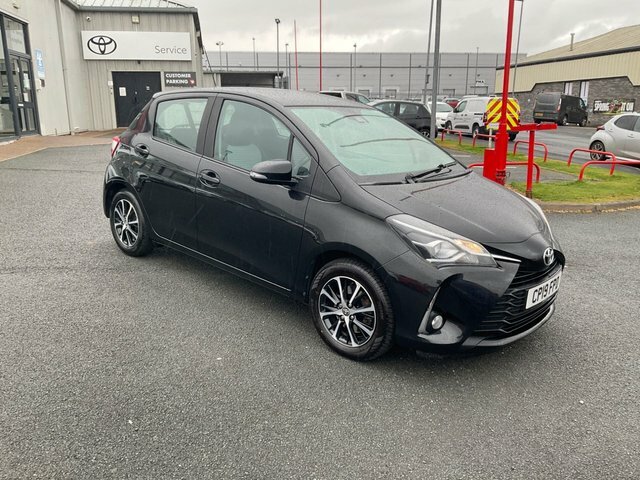 Toyota Yaris 1.5 Vvt-i Icon Tech Hatchback Eu Black