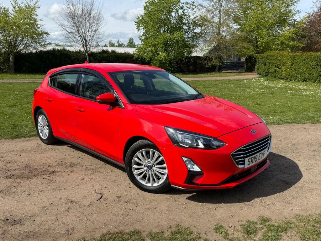Ford Focus Hatchback 1.0T Ecoboost Titanium Euro 6 Ss SR19EYF Red #4