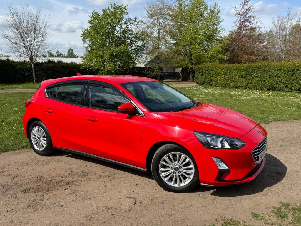 Ford Focus Hatchback 1.0T Ecoboost Titanium Euro 6 Ss SR19EYF Red #2