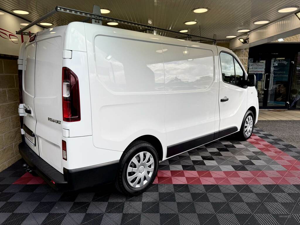 Renault Trafic Sl27 Dci 120 Business Van NGZ8690 White #2