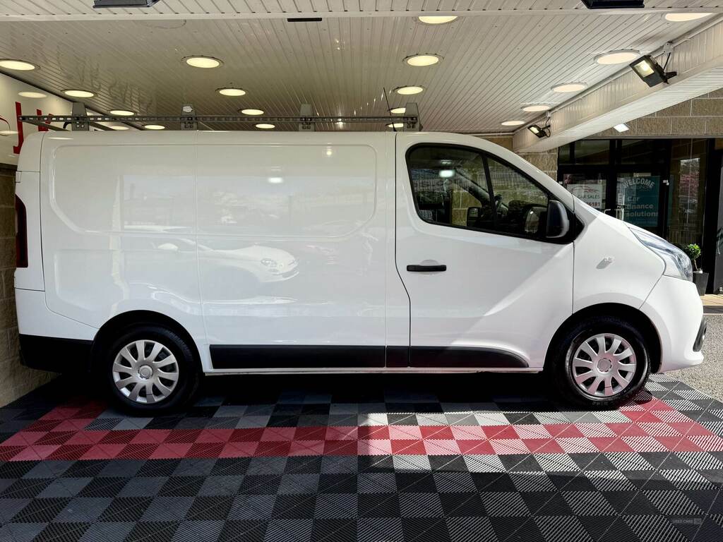 Renault Trafic Sl27 Dci 120 Business Van NGZ8690 White #3