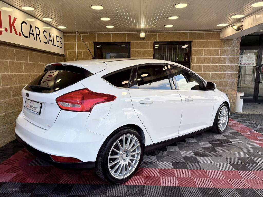 Ford Focus 1.5 Tdci 120 Zetec SD65ETO White #2