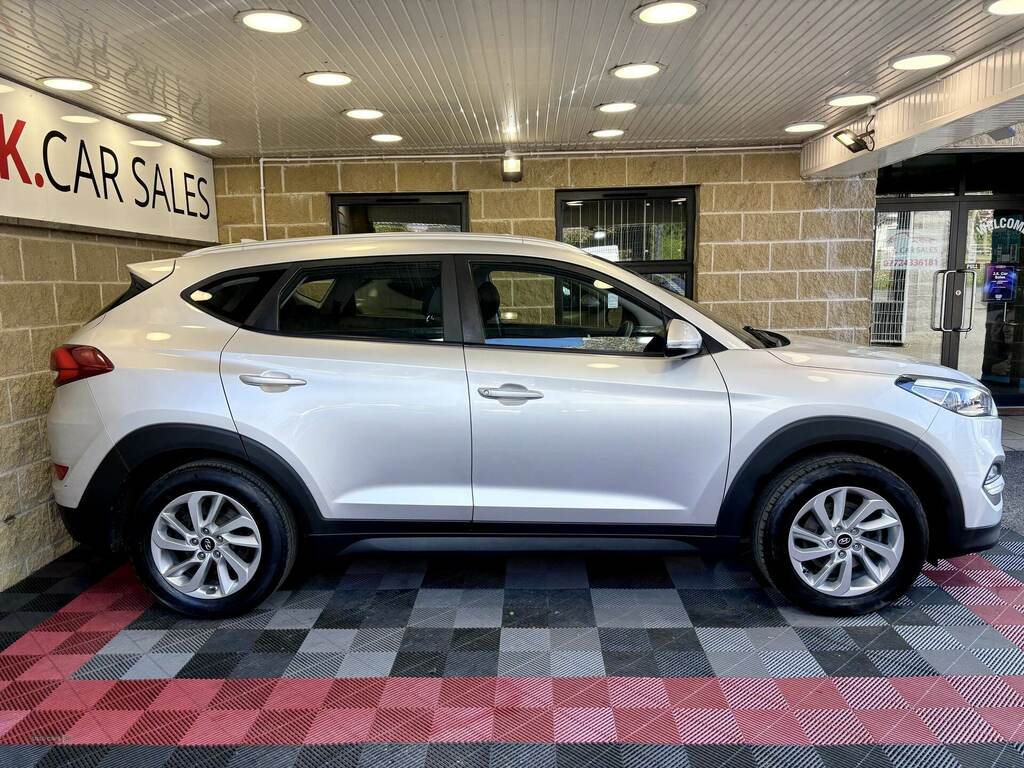 Hyundai Tucson 1.7 Crdi Blue Drive Se 2Wd ET18XNA Silver #3