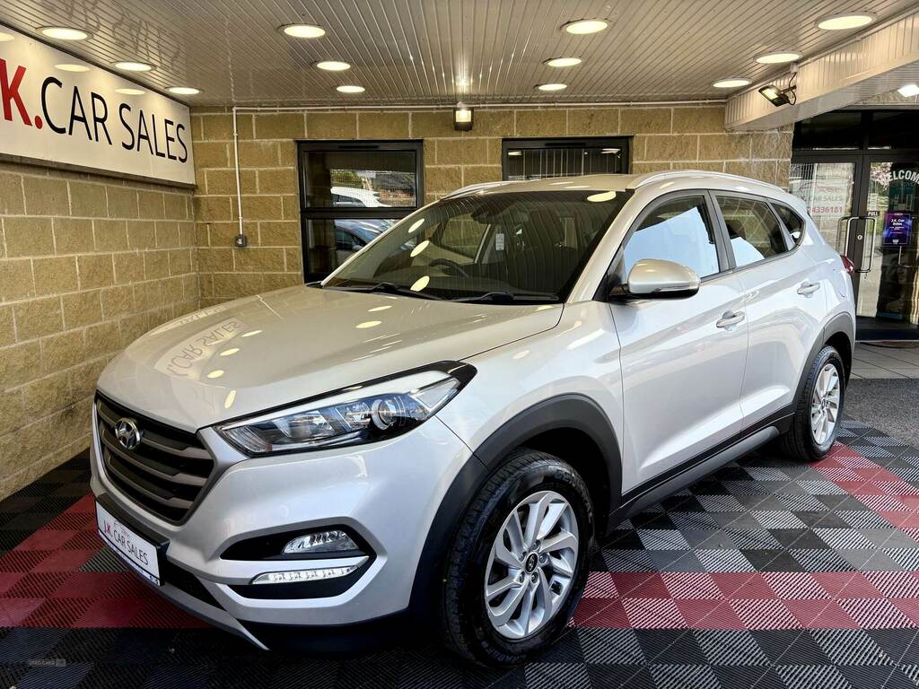 Hyundai Tucson 1.7 Crdi Blue Drive Se 2Wd ET18XNA Silver #4