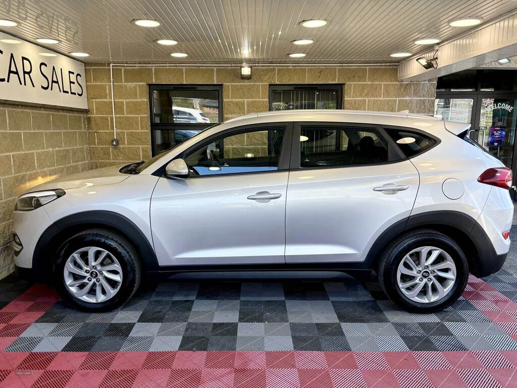 Hyundai Tucson 1.7 Crdi Blue Drive Se 2Wd ET18XNA Silver #6