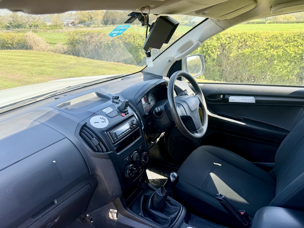 Isuzu D-Max 1.9 Td Utility Spec 2017 White #6