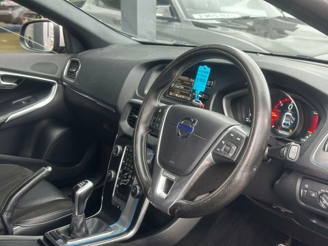 Volvo V40 2.0 V40 R-design DP65ZKM Black #3