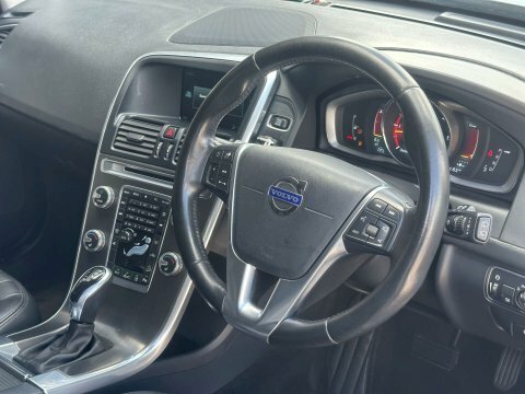 Volvo XC60 2.4 Xc60 Se KN15DWF White #4
