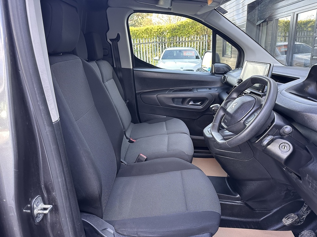 Peugeot Partner Bluehdi 950 Professional Premium L2 Euro 6 2023 LT23YXP Grey #2