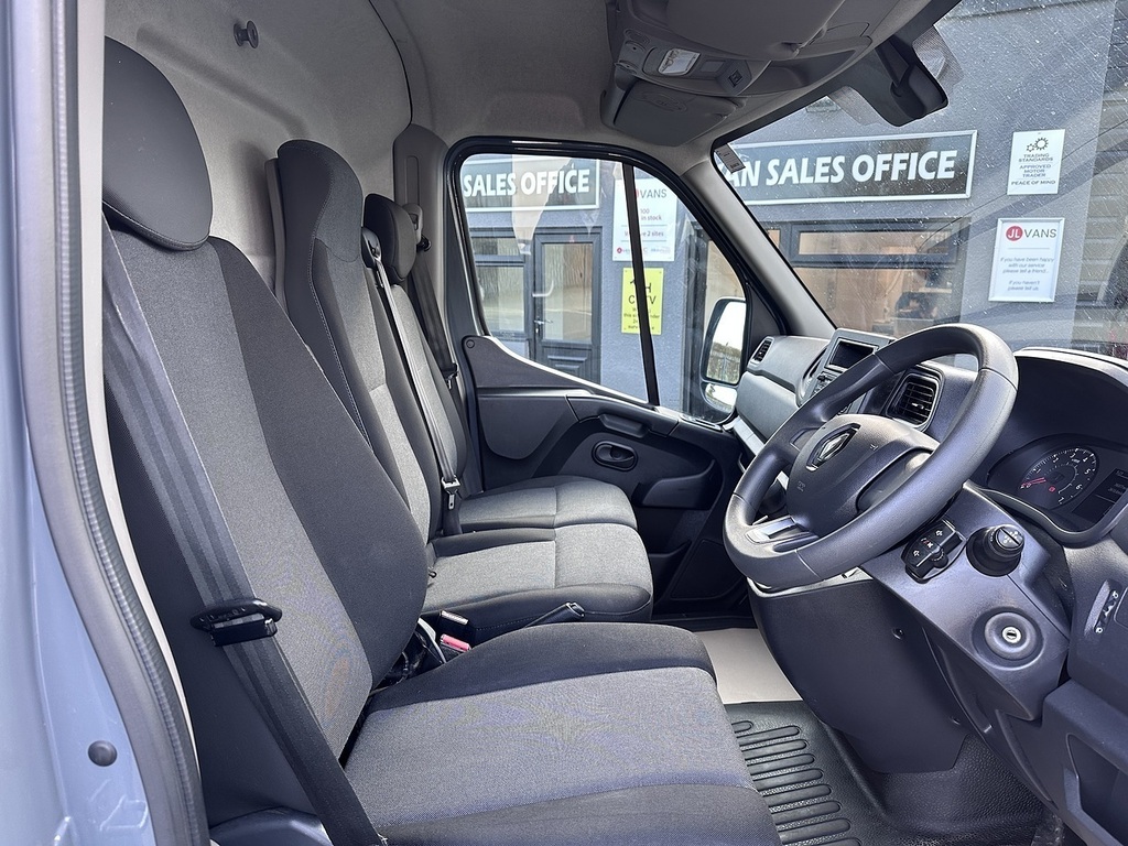 Renault Master Dci 35 Business L2h2 Euro 6 Ac 135Ps 2023 U2657 SW72KXK Grey #2