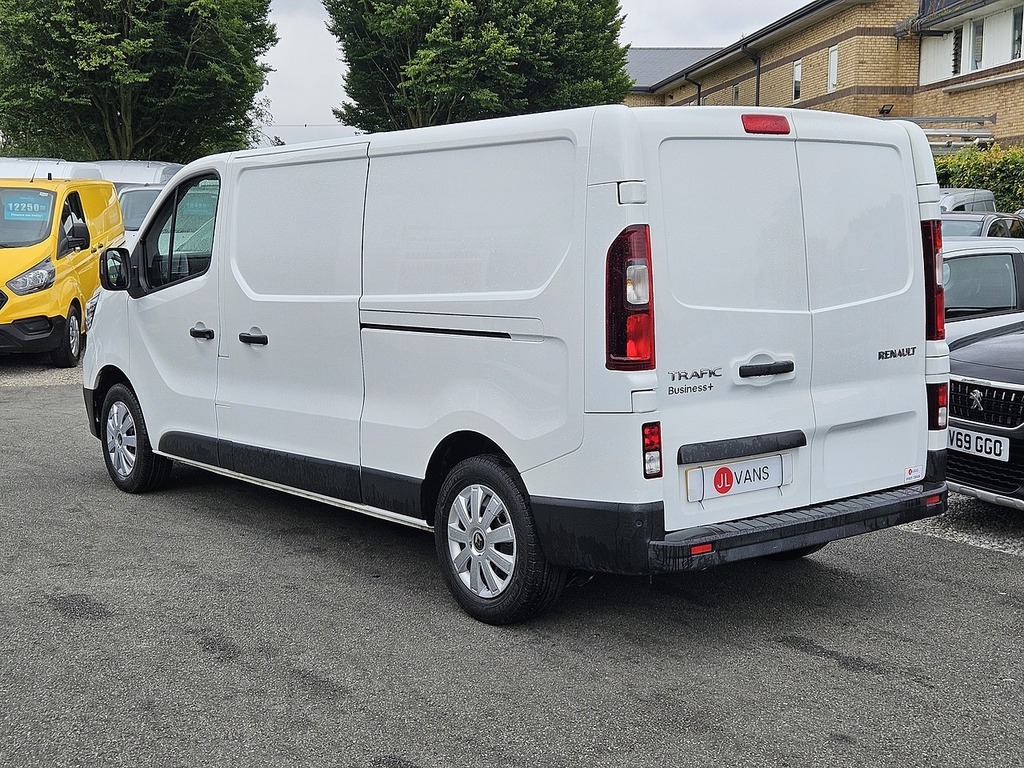 Renault Trafic Dci Blue Ll30 Business L2h1 Euro 6 130Ps Ac 2023 HN23LVS White #6