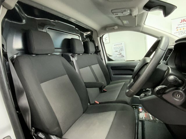 Vauxhall Vivaro 1.5 Turbo D 2700 SA22JXE White #6