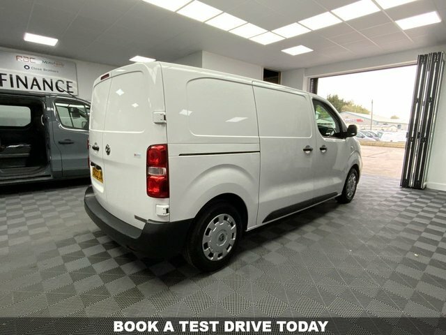 Vauxhall Vivaro 1.5 Turbo D 2700 SA22JXE White #4