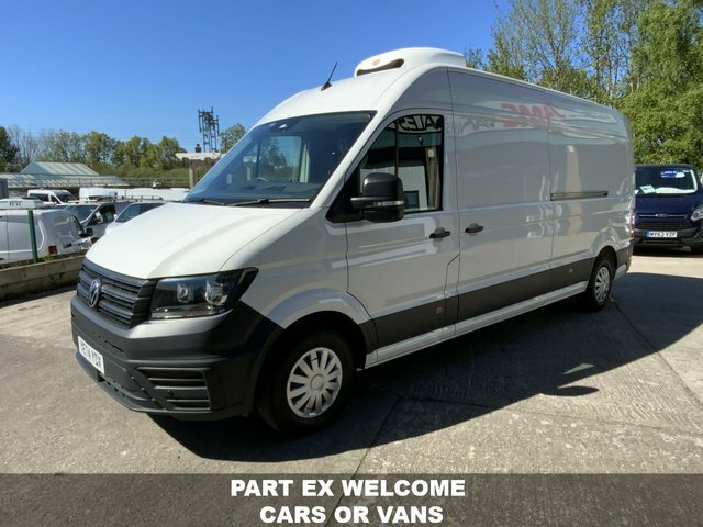 Volkswagen Crafter 2.0 Tdi Cr35 Commerce VE74YDX White #2
