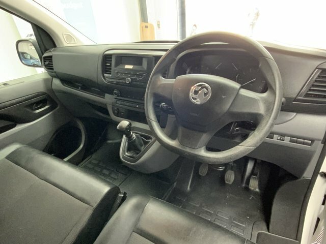 Vauxhall Vivaro 1.5 Turbo D 2700 FL71YPA White #6