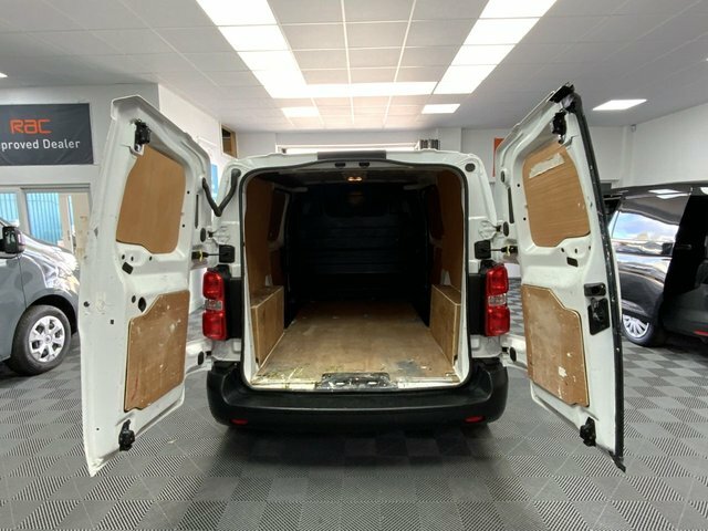 Vauxhall Vivaro 1.5 Turbo D 2700 FL71YPA White #5