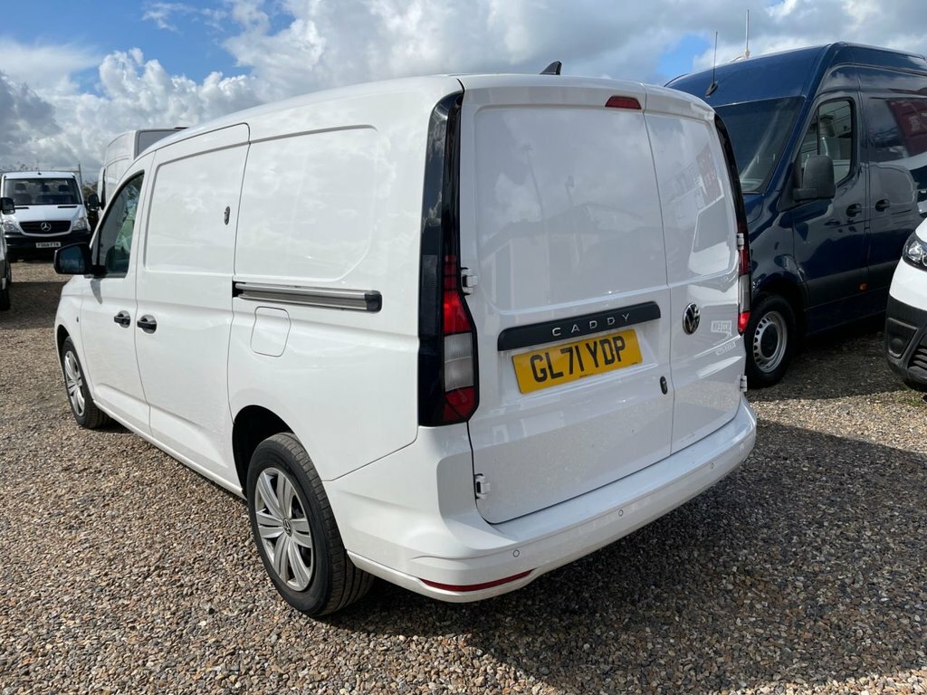 Volkswagen Caddy Maxi 2L Commerce Plus 6Dr GL71YDP White #2