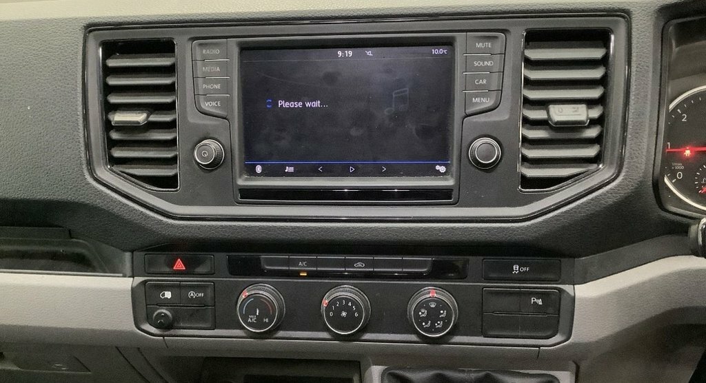 Volkswagen Crafter 2L Trendline YJ19LHX White #4