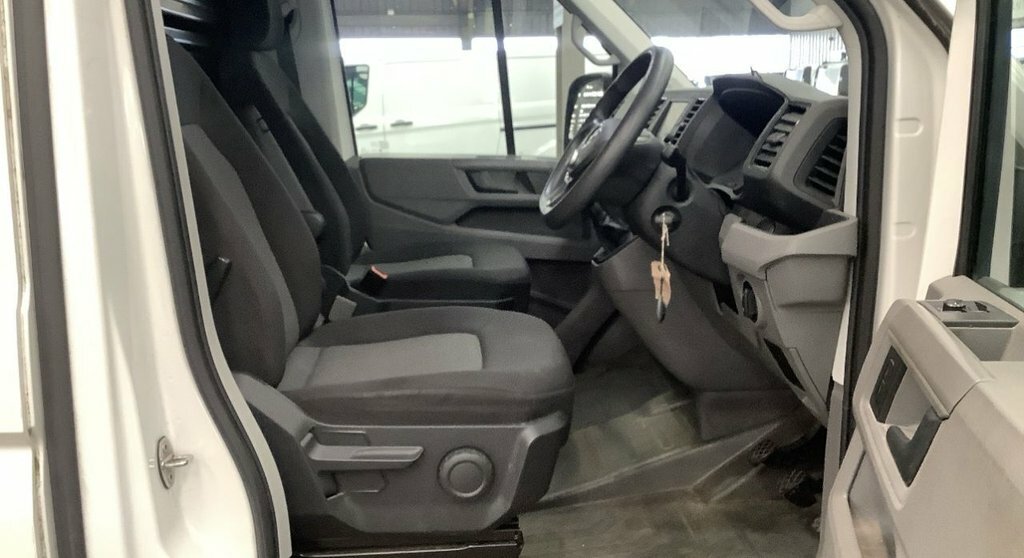Volkswagen Crafter 2L Trendline YJ19LYT White #4