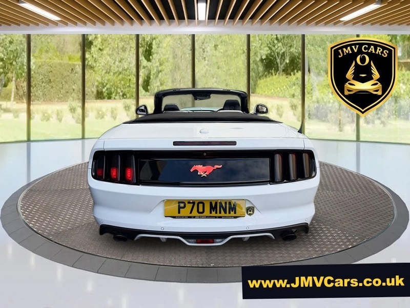 Ford Mustang Gt White #4
