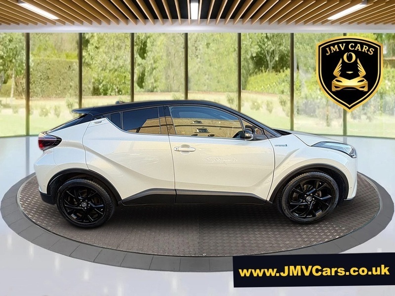 Toyota C-Hr Dynamic White #2