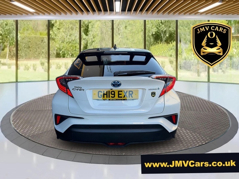 Toyota C-Hr Dynamic White #4