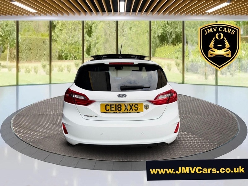 Ford Fiesta Titanium White #4