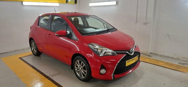 Toyota Yaris 2015 1.33 Dual Vvt-i Icon Hatchback Man ND15CTE Red #2