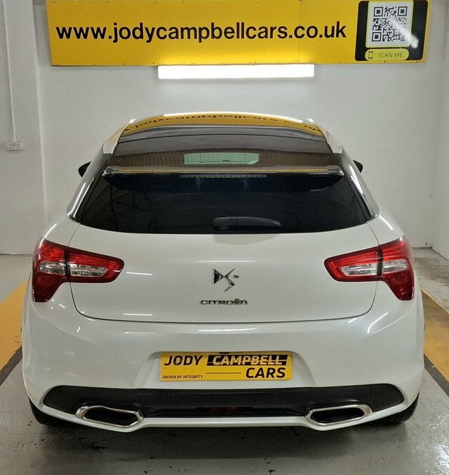Citroen DS5 2014 1.6 E-hdi Airdream Dstyle Hatchback Diese White #4