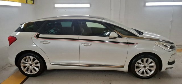 Citroen DS5 2014 1.6 E-hdi Airdream Dstyle Hatchback Diese White #3