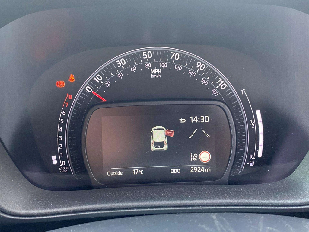 Toyota Aygo X 1.0 Vvt-i Edge AV75FLM Red #6
