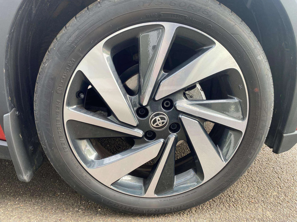 Toyota Aygo X 1.0 Vvt-i Edge AV75FLM Red #5