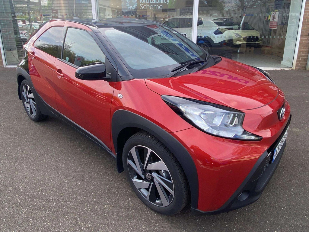 Toyota Aygo X 1.0 Vvt-i Edge Red