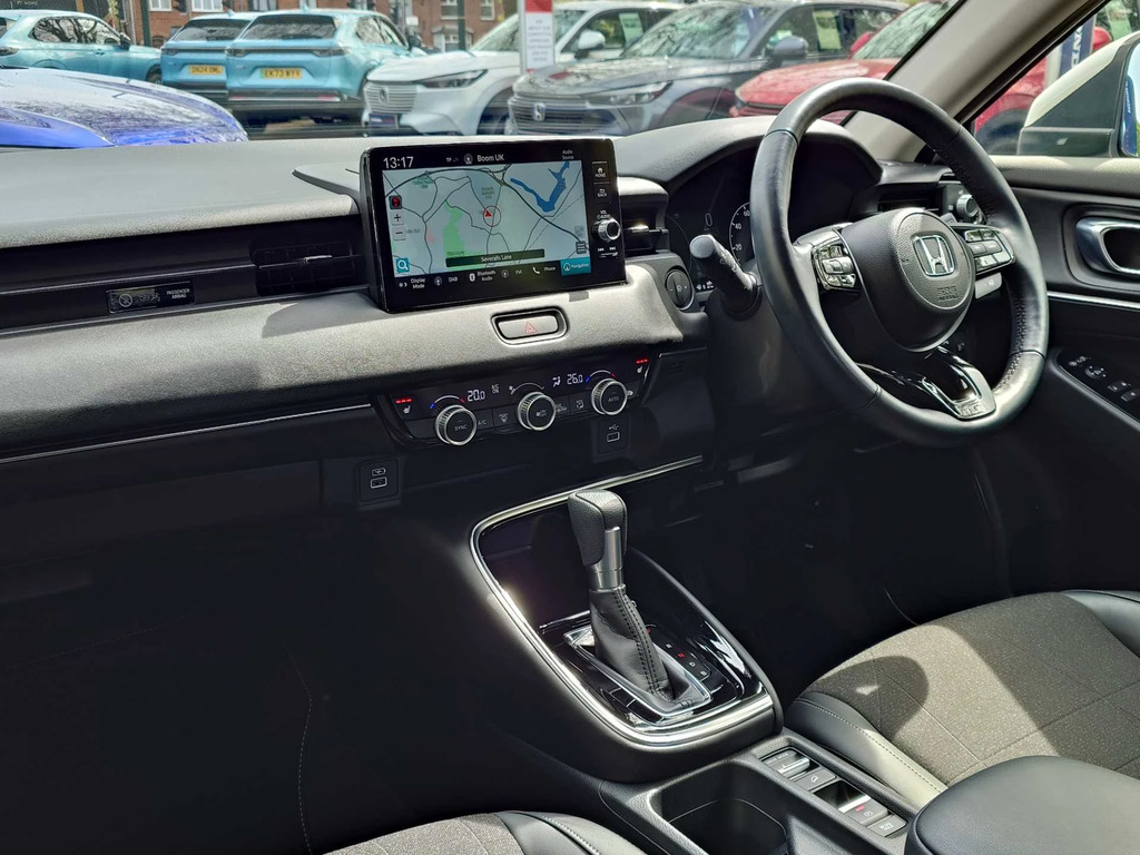 Honda Hr-V 1.5 Ehev Advance Cvt MT72LDA White #2