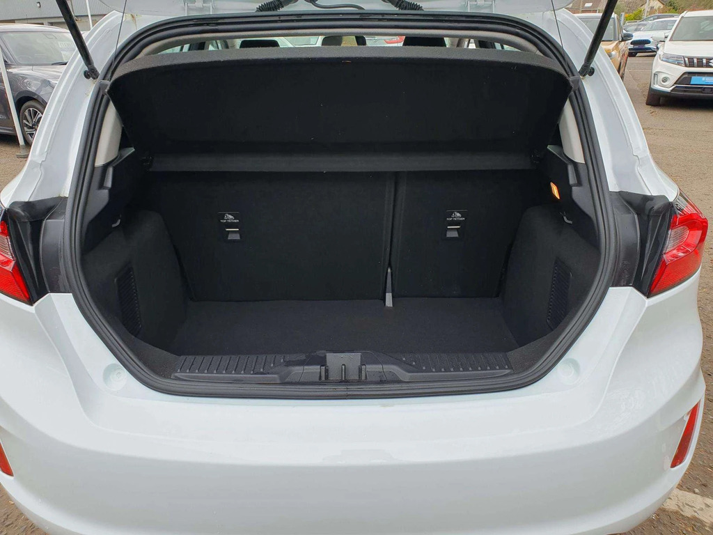 Ford Fiesta Trend White #5