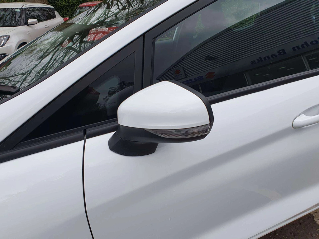 Ford Fiesta Trend White #4