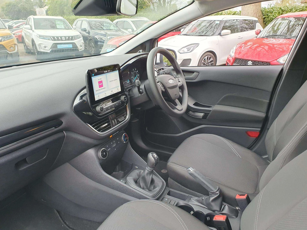 Ford Fiesta Trend White #6