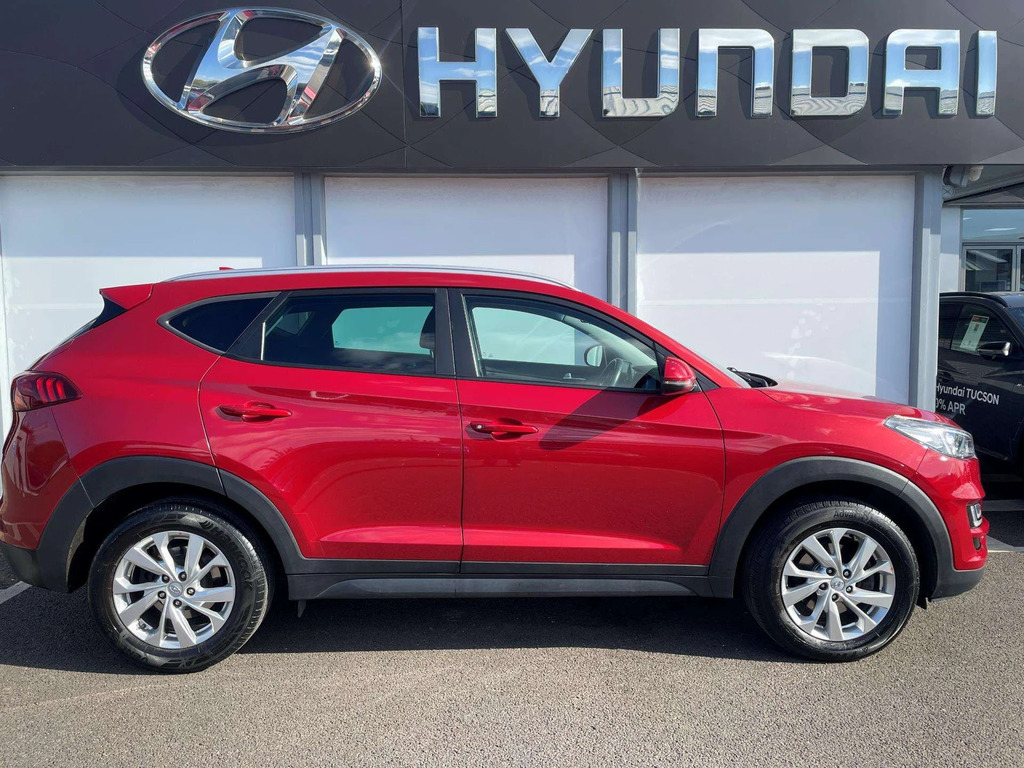 Hyundai Tucson Se Nav Gdi 2Wd BG68YHS Red #2