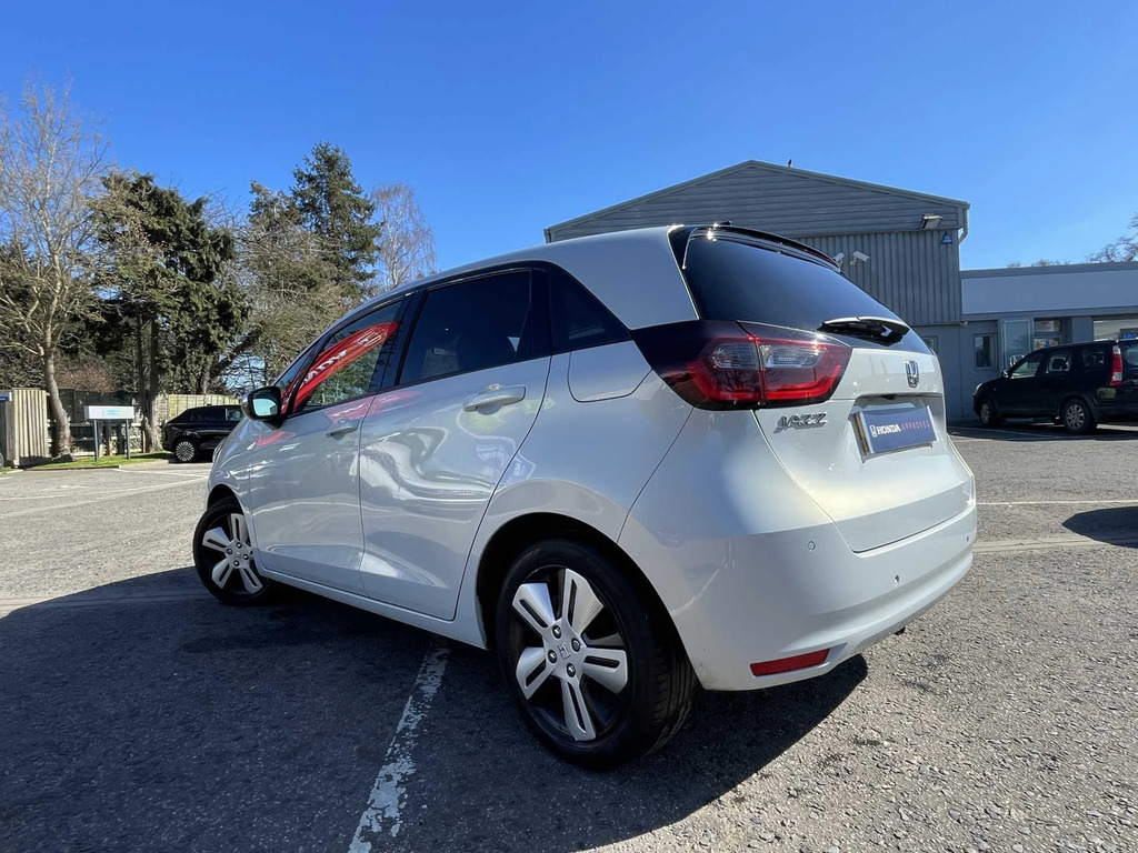 Honda Jazz Hat 1.5 I-mmd Hbd Ex Ecvt AV71WVM White #3