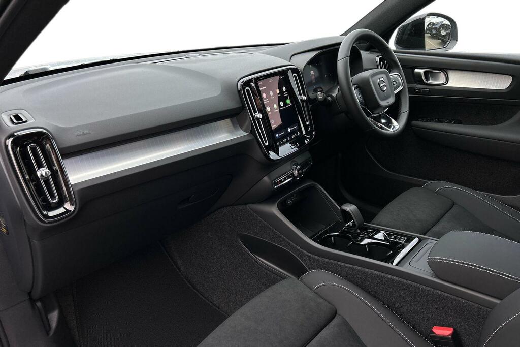 Volvo XC40 2.0 B4p Plus Dark ST75AVN Blue #2