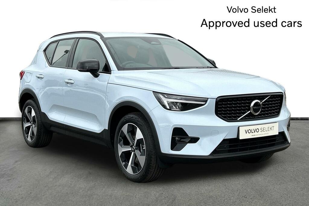 Volvo XC40 2.0 B4p Plus Dark Blue