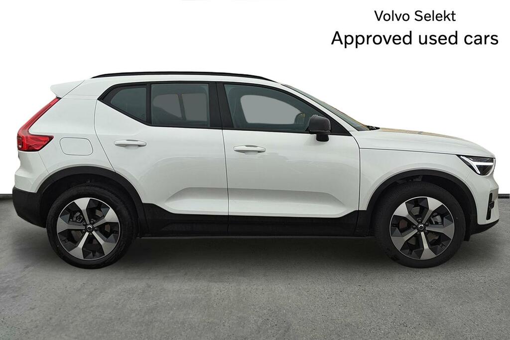 Volvo XC40 2.0 B3p Plus Dark SV75RZF White #4